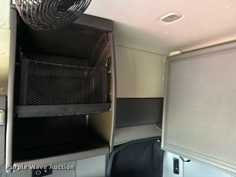 image for item DO2636 2016 International ProStar Plus 122 semi truck