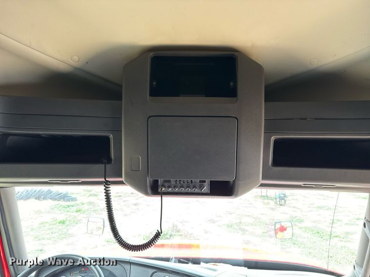 image for item DO2636 2016 International ProStar Plus 122 semi truck