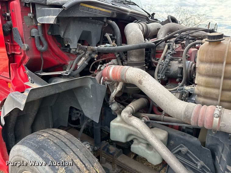 image for item DO2636 2016 International ProStar Plus 122 semi truck