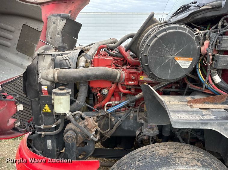 image for item DO2636 2016 International ProStar Plus 122 semi truck