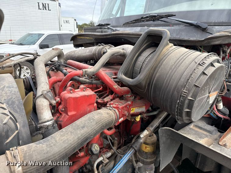 image for item DO2636 2016 International ProStar Plus 122 semi truck