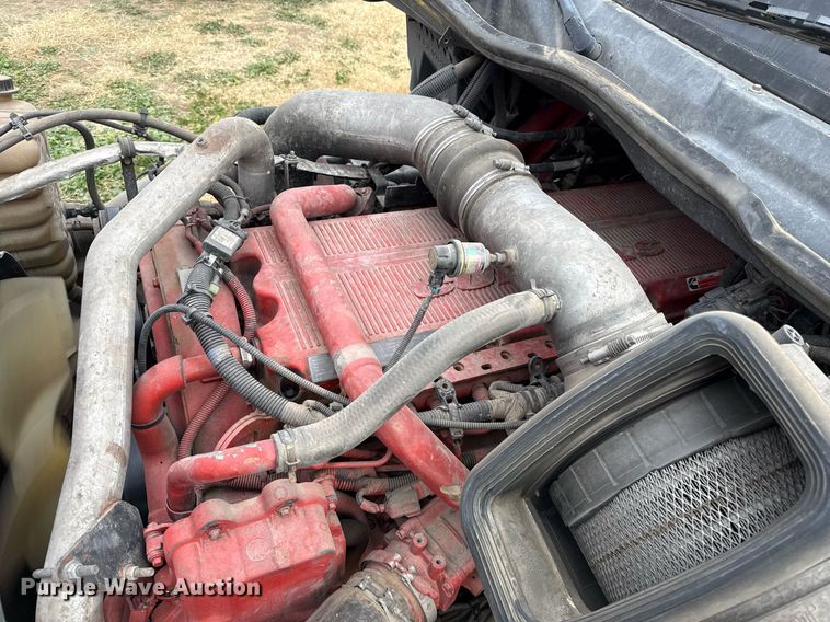 image for item DO2636 2016 International ProStar Plus 122 semi truck