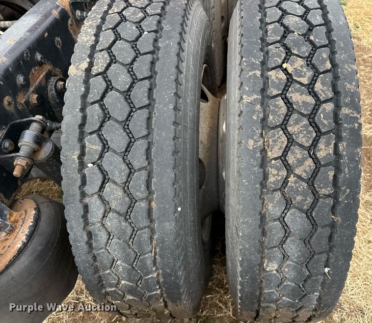 image for item DO2636 2016 International ProStar Plus 122 semi truck