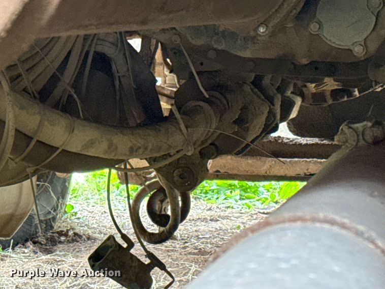 image for item DO2637 2015 Kenworth T680 semi truck