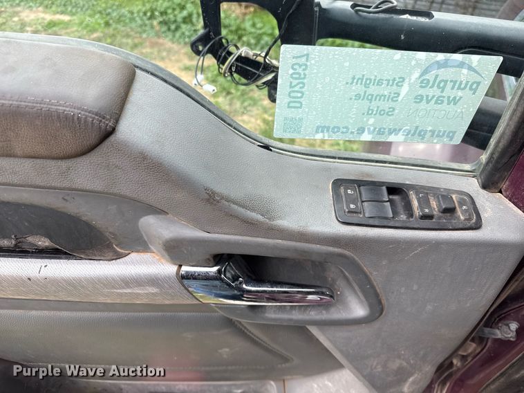 image for item DO2637 2015 Kenworth T680 semi truck