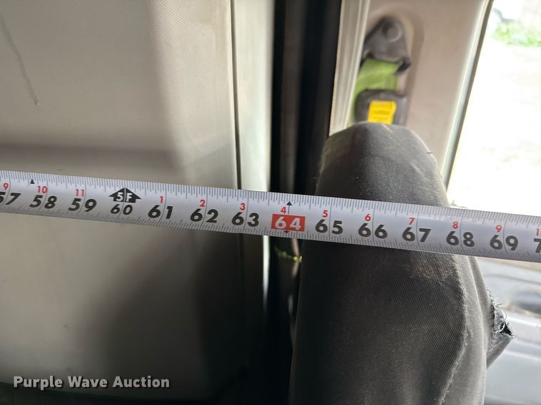 image for item DO2637 2015 Kenworth T680 semi truck