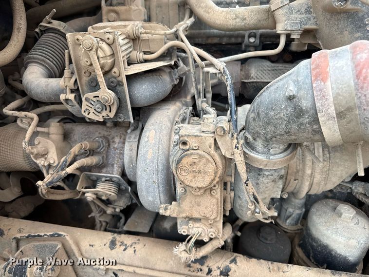 image for item DO2637 2015 Kenworth T680 semi truck