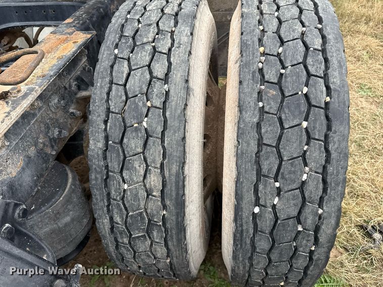 image for item DO2637 2015 Kenworth T680 semi truck