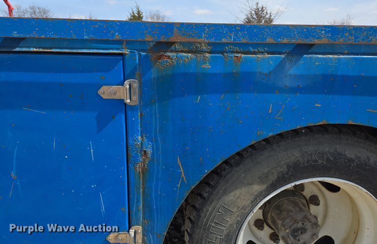 image for item DP6196 2002 International 4700 flatbed truck