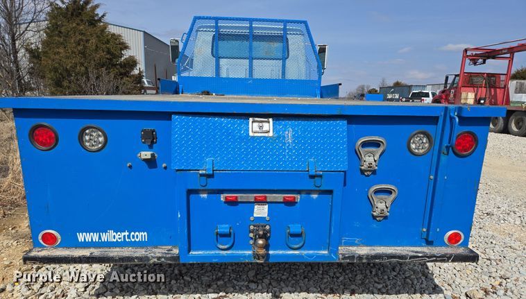 image for item DP6196 2002 International 4700 flatbed truck