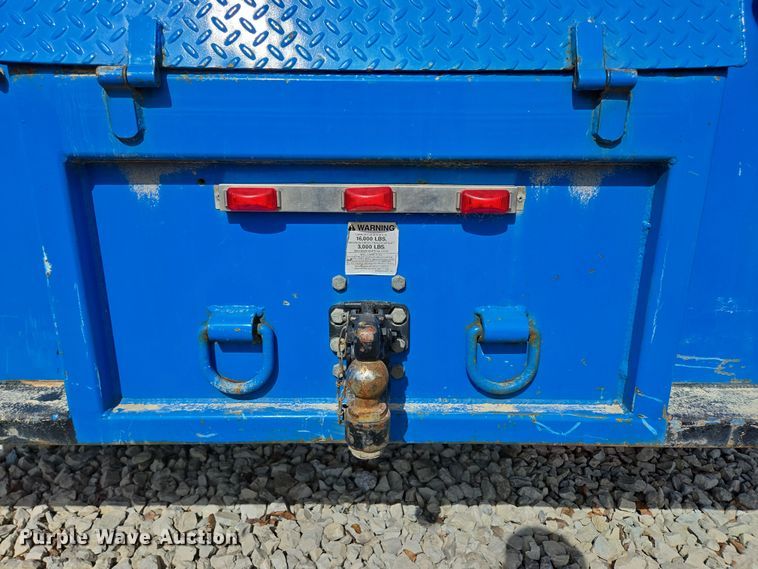 image for item DP6196 2002 International 4700 flatbed truck