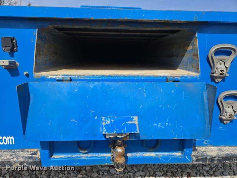 image for item DP6196 2002 International 4700 flatbed truck