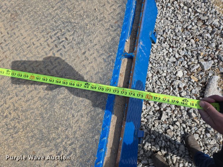 image for item DP6196 2002 International 4700 flatbed truck