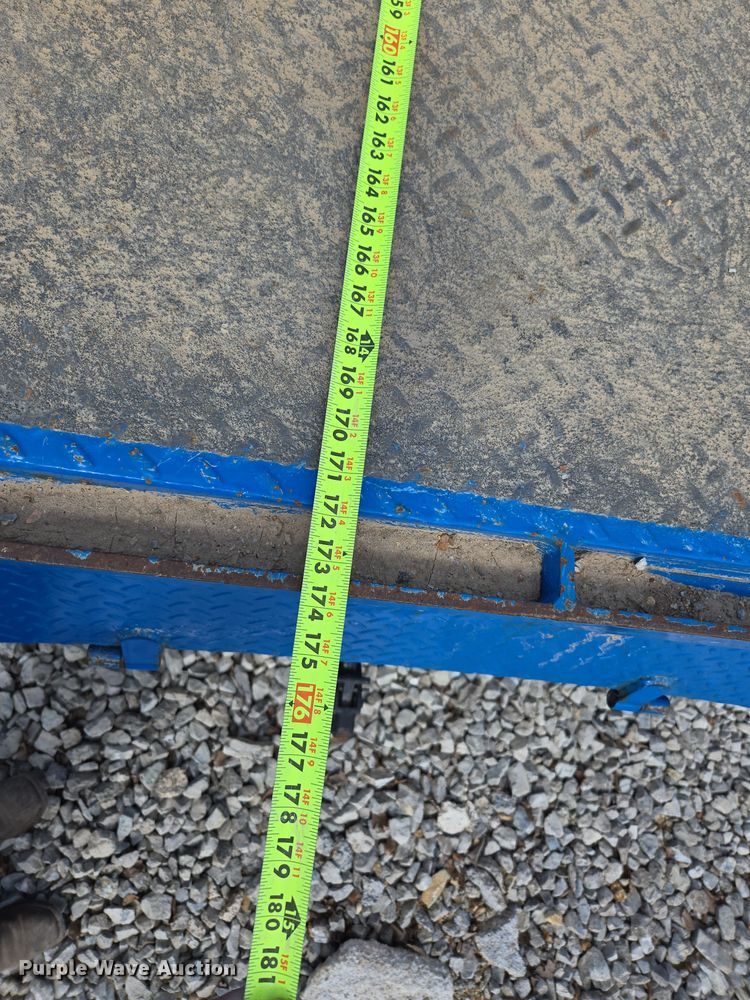 image for item DP6196 2002 International 4700 flatbed truck