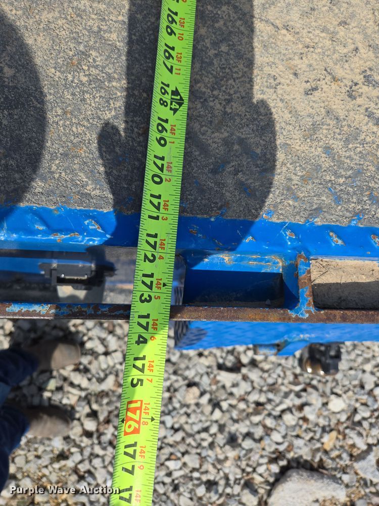 image for item DP6196 2002 International 4700 flatbed truck