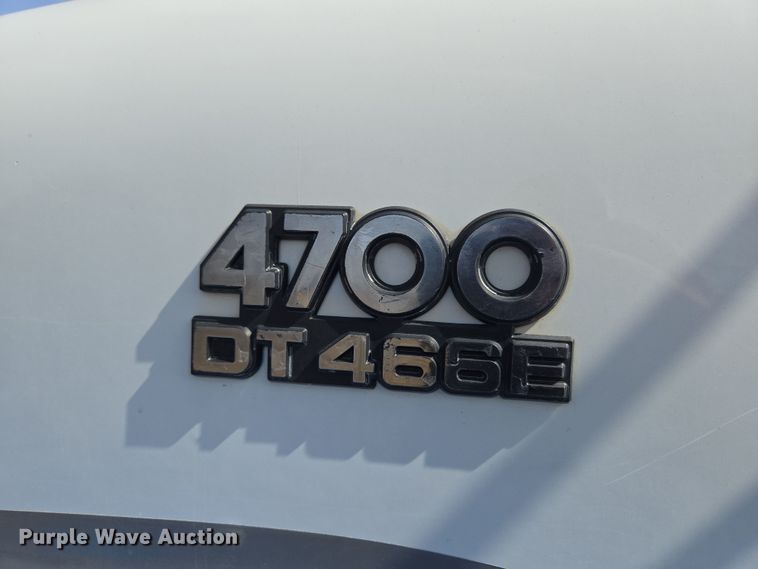 image for item DP6196 2002 International 4700 flatbed truck