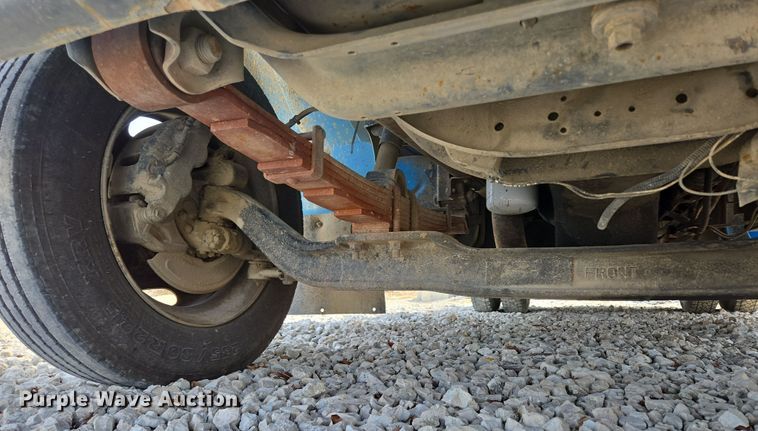 image for item DP6196 2002 International 4700 flatbed truck