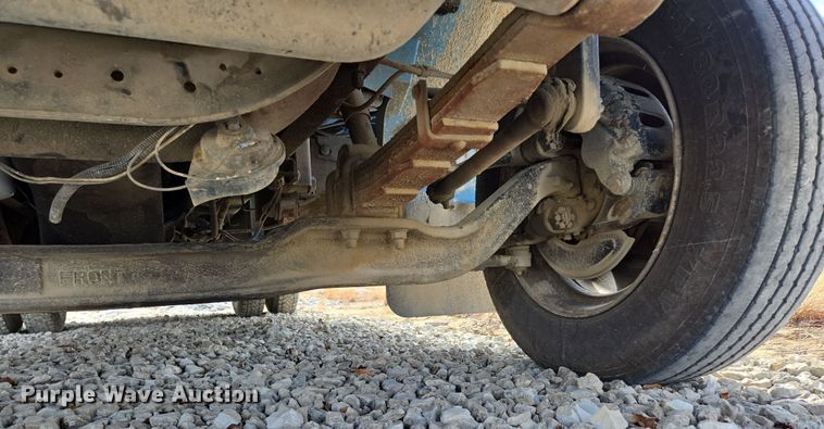 image for item DP6196 2002 International 4700 flatbed truck