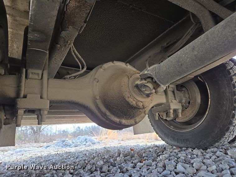 image for item DP6196 2002 International 4700 flatbed truck