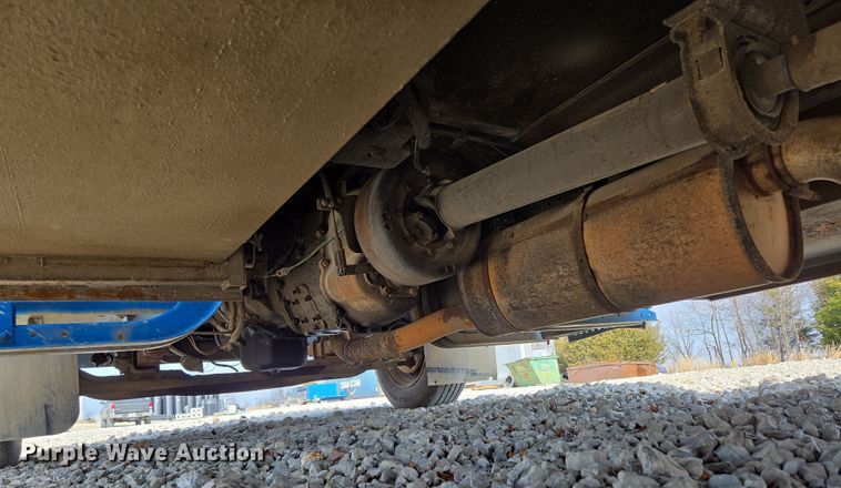 image for item DP6196 2002 International 4700 flatbed truck