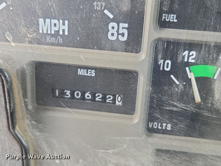 image for item DP6196 2002 International 4700 flatbed truck