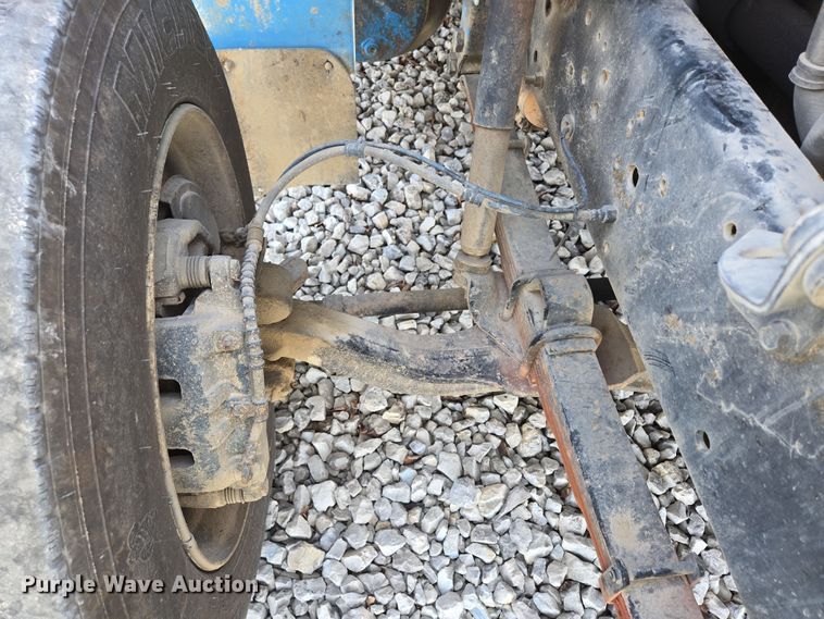 image for item DP6196 2002 International 4700 flatbed truck