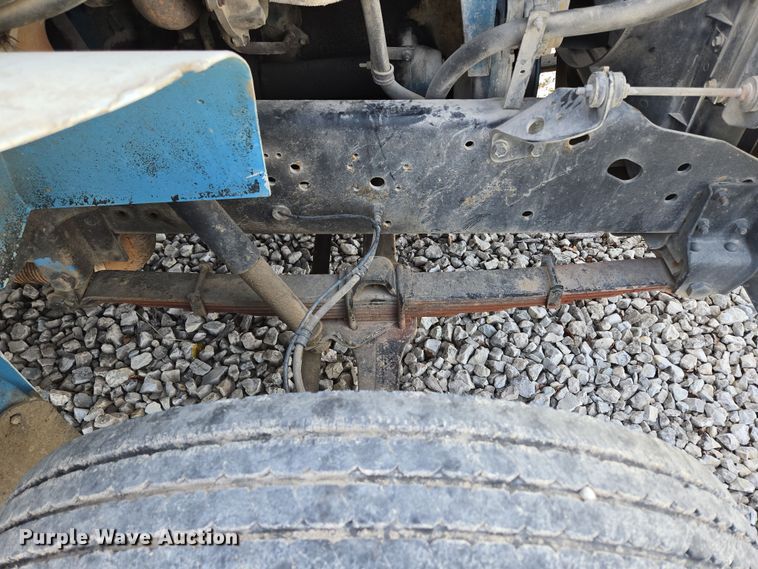 image for item DP6196 2002 International 4700 flatbed truck