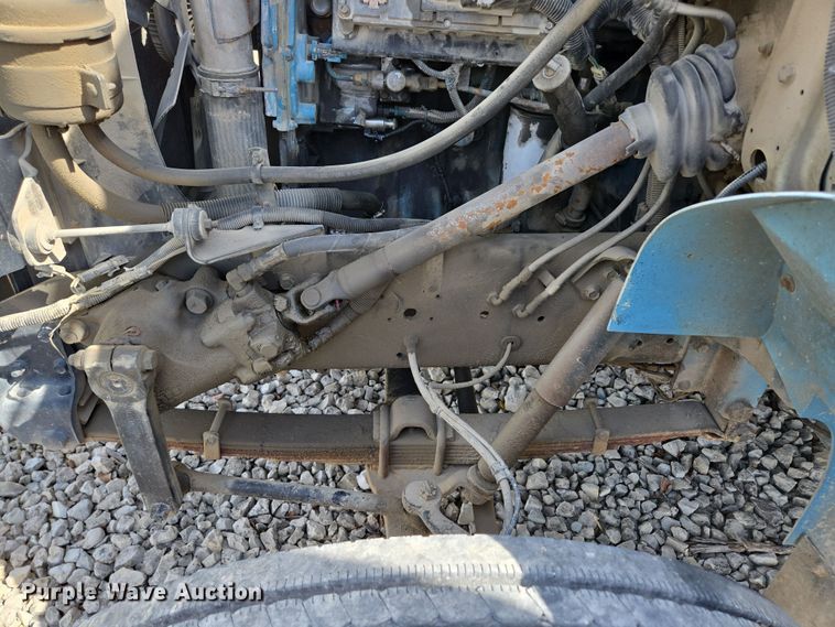 image for item DP6196 2002 International 4700 flatbed truck