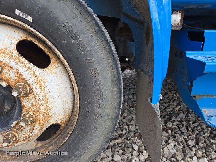 image for item DP6196 2002 International 4700 flatbed truck