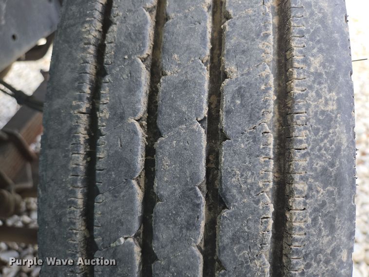 image for item DP6196 2002 International 4700 flatbed truck