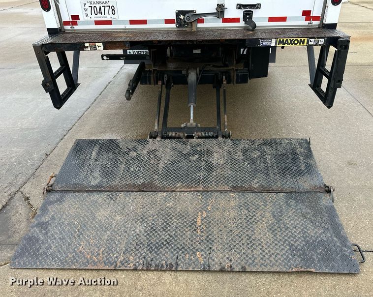 image for item DQ6602 2019 Mitsubishi Fuso Canter box truck