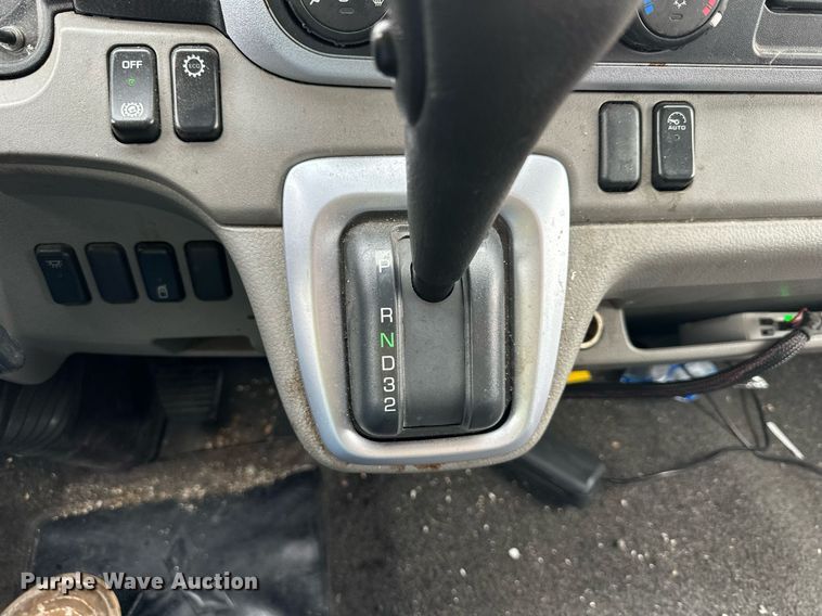 image for item DQ6602 2019 Mitsubishi Fuso Canter box truck