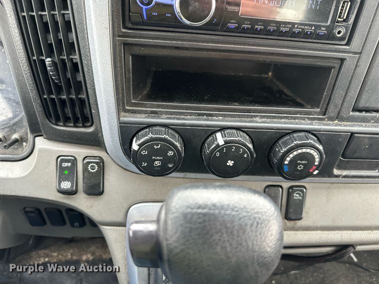 image for item DQ6602 2019 Mitsubishi Fuso Canter box truck