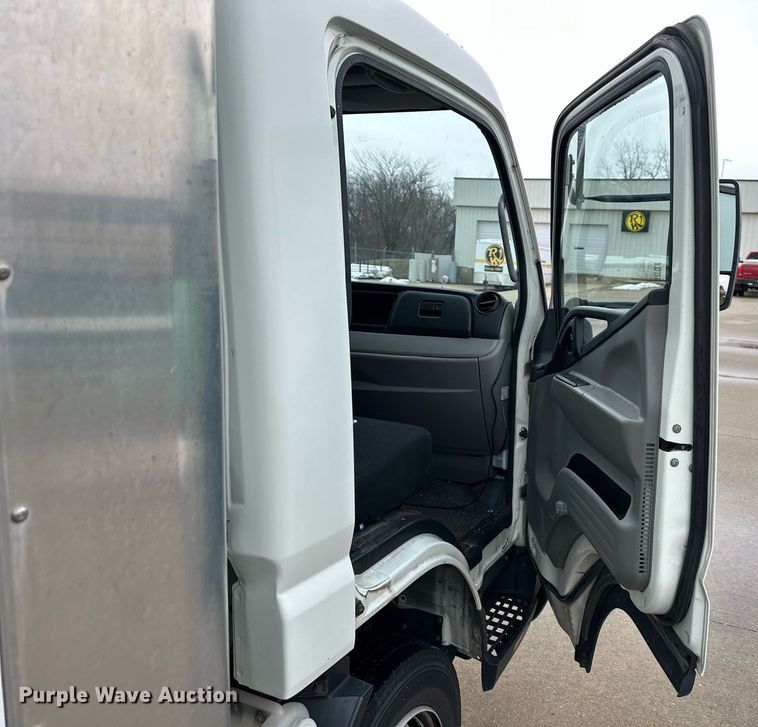 image for item DQ6602 2019 Mitsubishi Fuso Canter box truck