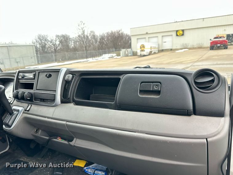 image for item DQ6602 2019 Mitsubishi Fuso Canter box truck