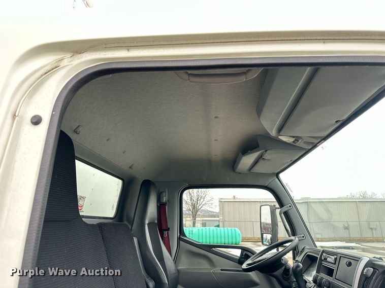 image for item DQ6602 2019 Mitsubishi Fuso Canter box truck