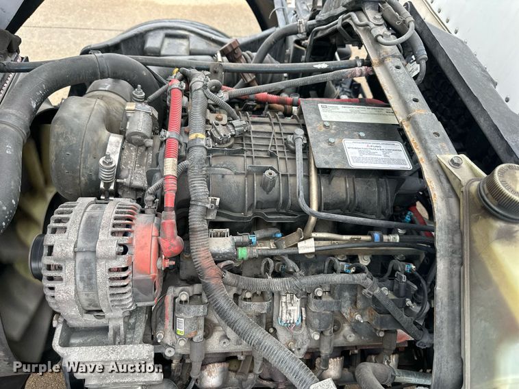 image for item DQ6602 2019 Mitsubishi Fuso Canter box truck