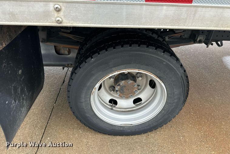 image for item DQ6602 2019 Mitsubishi Fuso Canter box truck