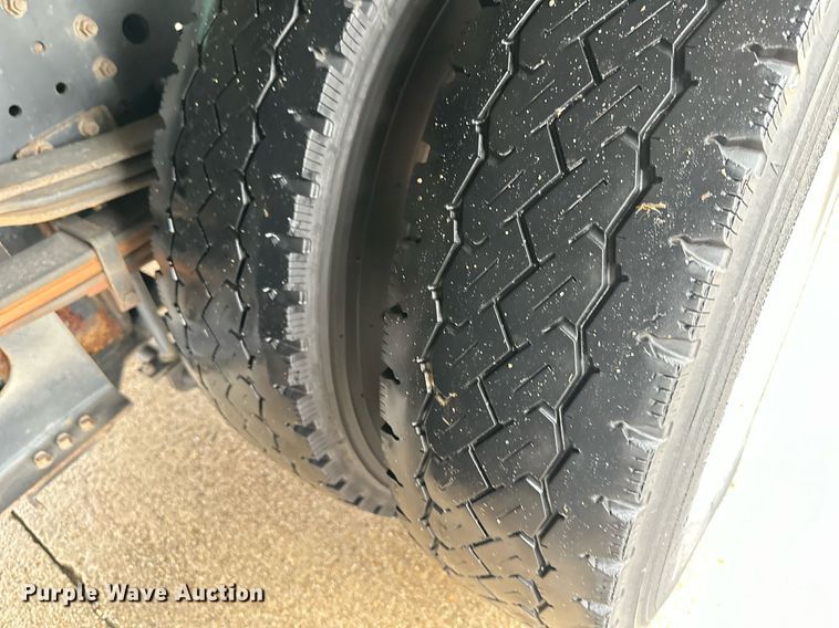 image for item DQ6602 2019 Mitsubishi Fuso Canter box truck