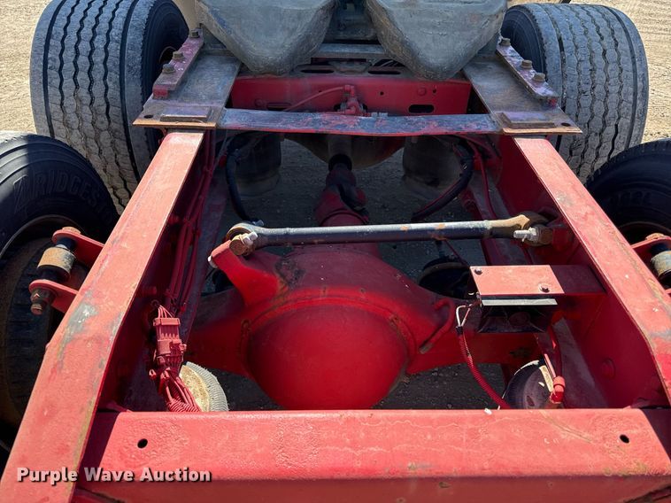 image for item DQ6652 2012 Freightliner Cascadia 113 semi truck