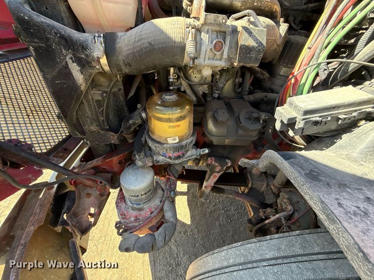 image for item DQ6652 2012 Freightliner Cascadia 113 semi truck