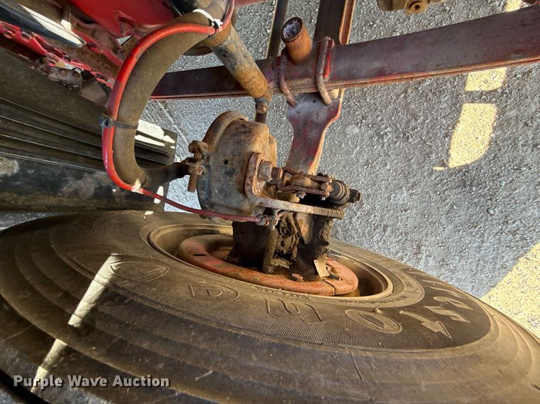 image for item DQ6652 2012 Freightliner Cascadia 113 semi truck