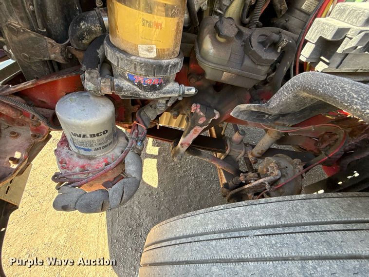 image for item DQ6652 2012 Freightliner Cascadia 113 semi truck