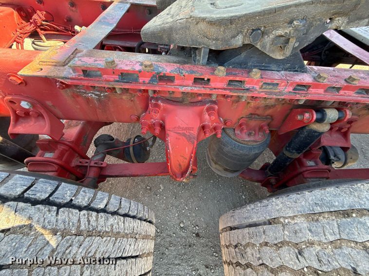 image for item DQ6652 2012 Freightliner Cascadia 113 semi truck