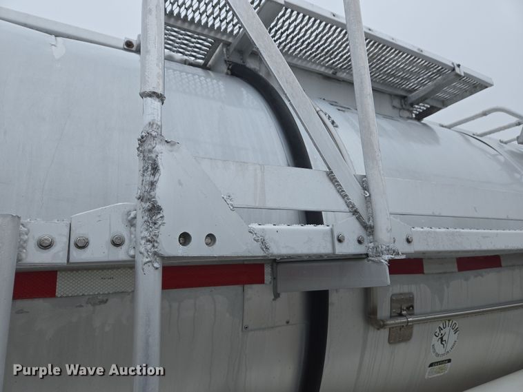 image for item DS5254 2001 Polar tank trailer