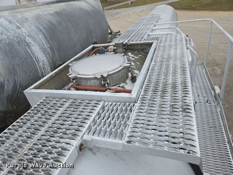 image for item DS5254 2001 Polar tank trailer