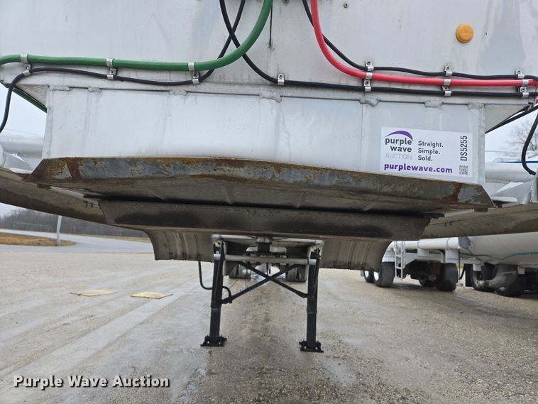 image for item DS5255 1999 Polar tank trailer