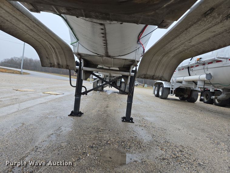 image for item DS5255 1999 Polar tank trailer