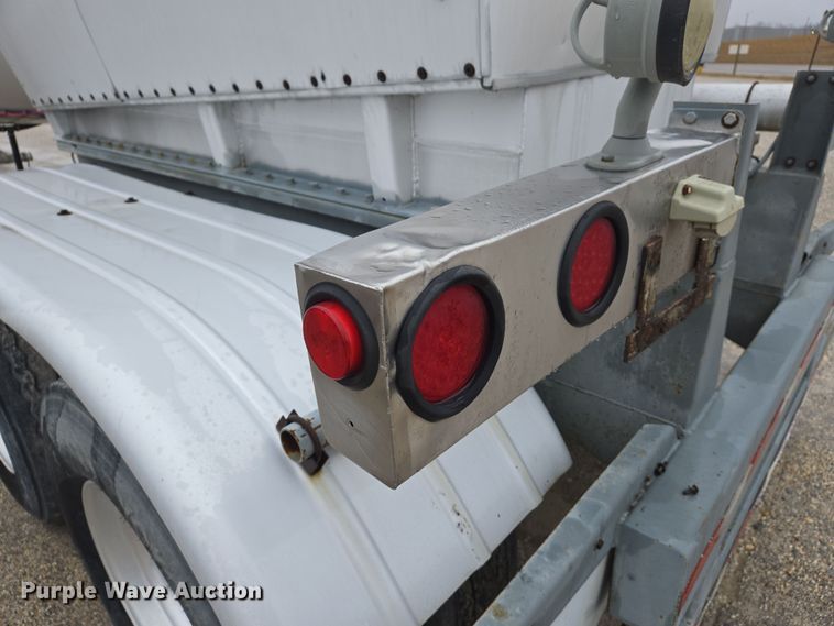 image for item DS5255 1999 Polar tank trailer