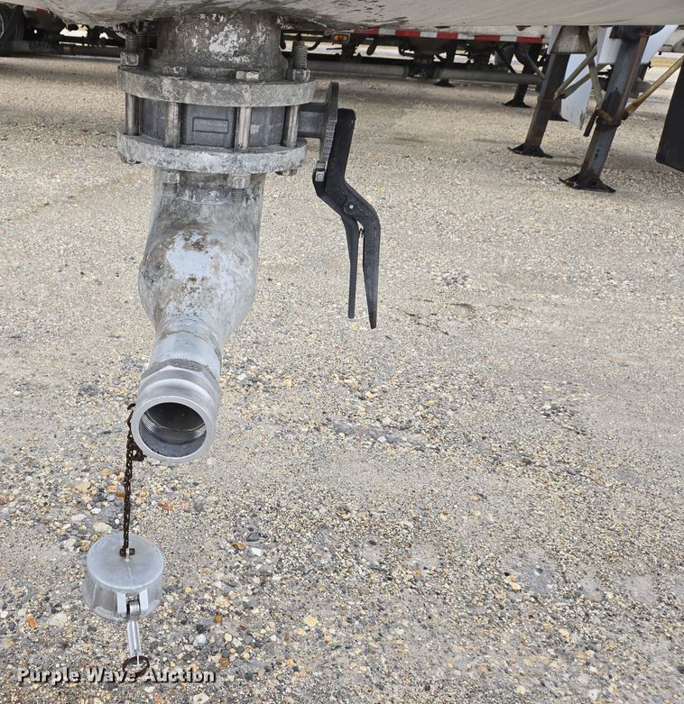 image for item DS5255 1999 Polar tank trailer